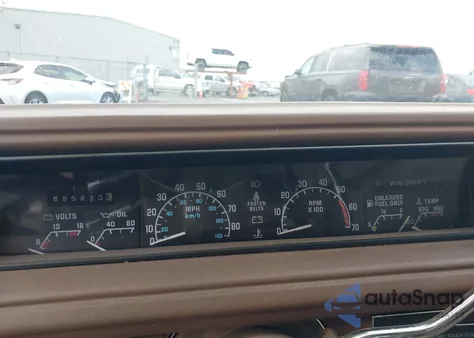 1988 Buick Electra Park Avenue из США, поврежденный, VIN 1G4CW51C9J1648946